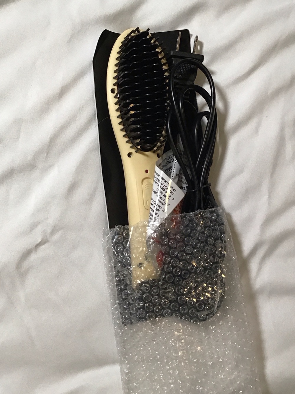 Electric Heated Straightening Brush in Yellow and Black